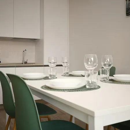 In Financial District 4 Pax Apartman